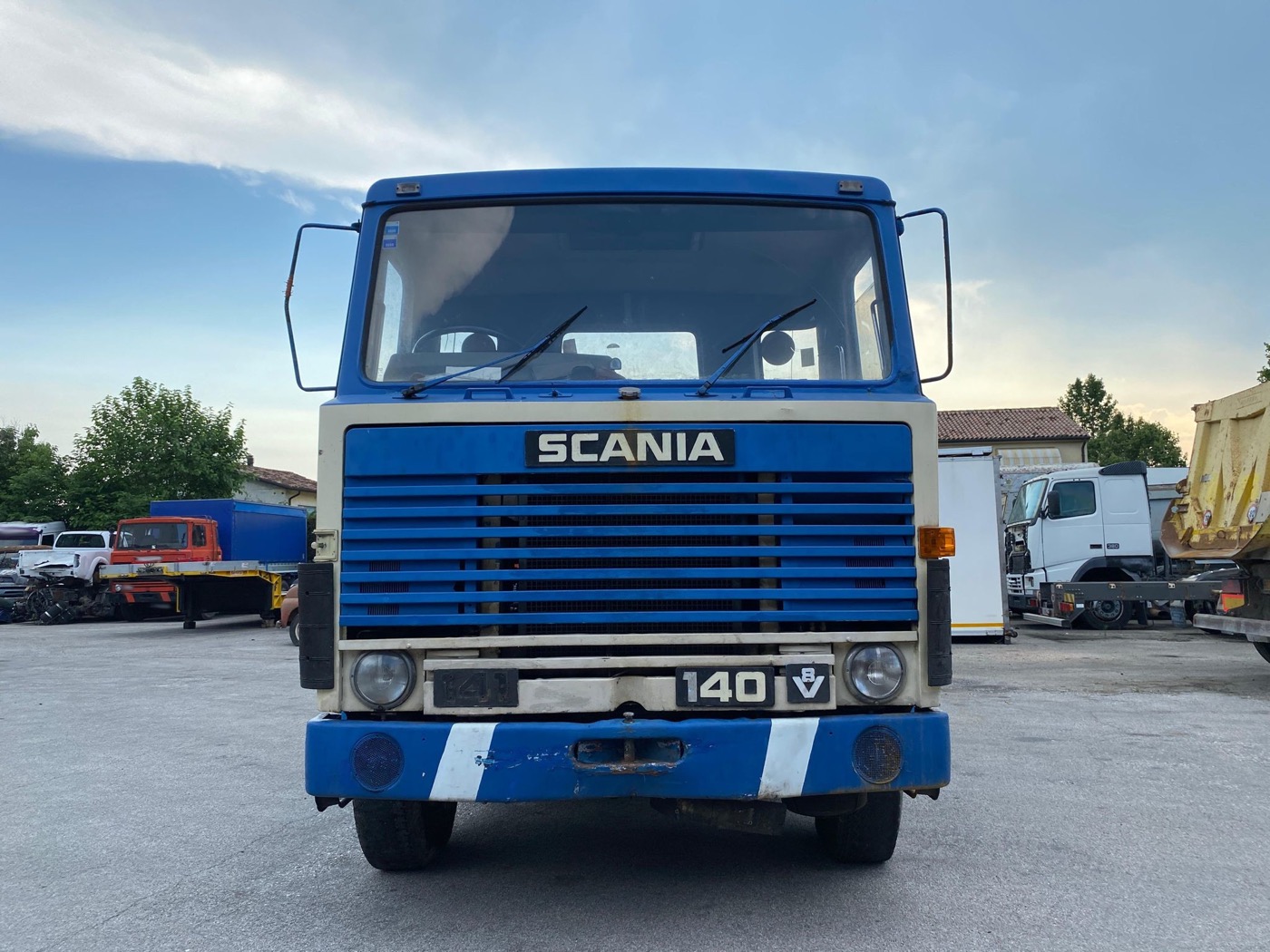 Scania LB 140 V8 d'epoca blu in attesa di restauro da Zanette Occasioni