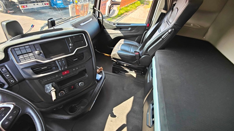 WhatsApp Image 2025-04-05 at 11.48.23 (2)