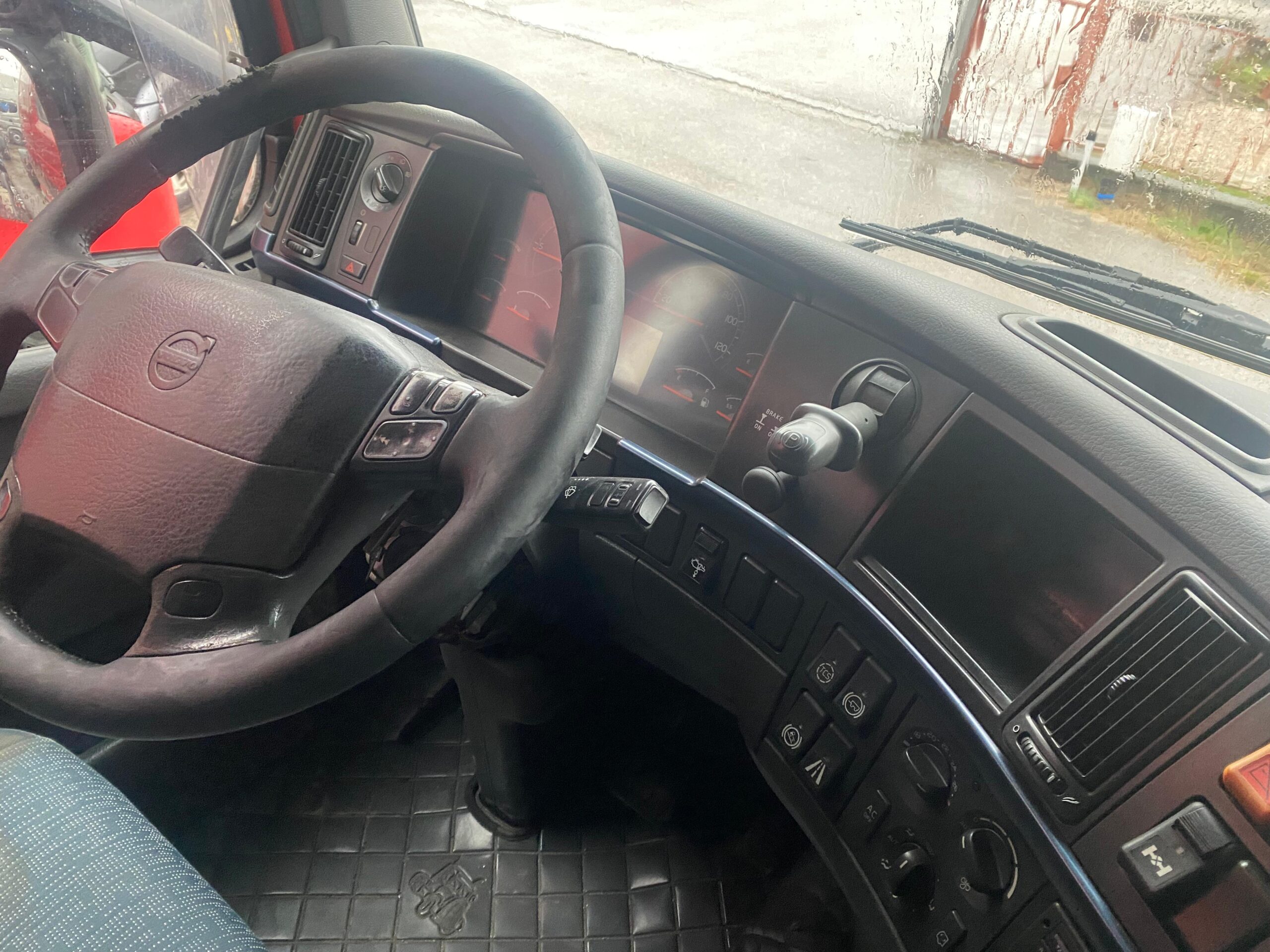 WhatsApp Image 2026-02-06 at 11.00.01